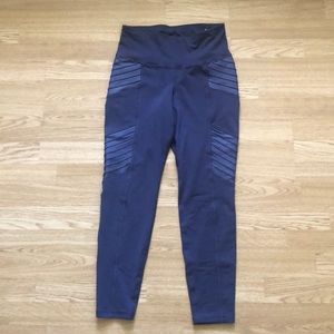 Old Navy women’s activewear leggings.